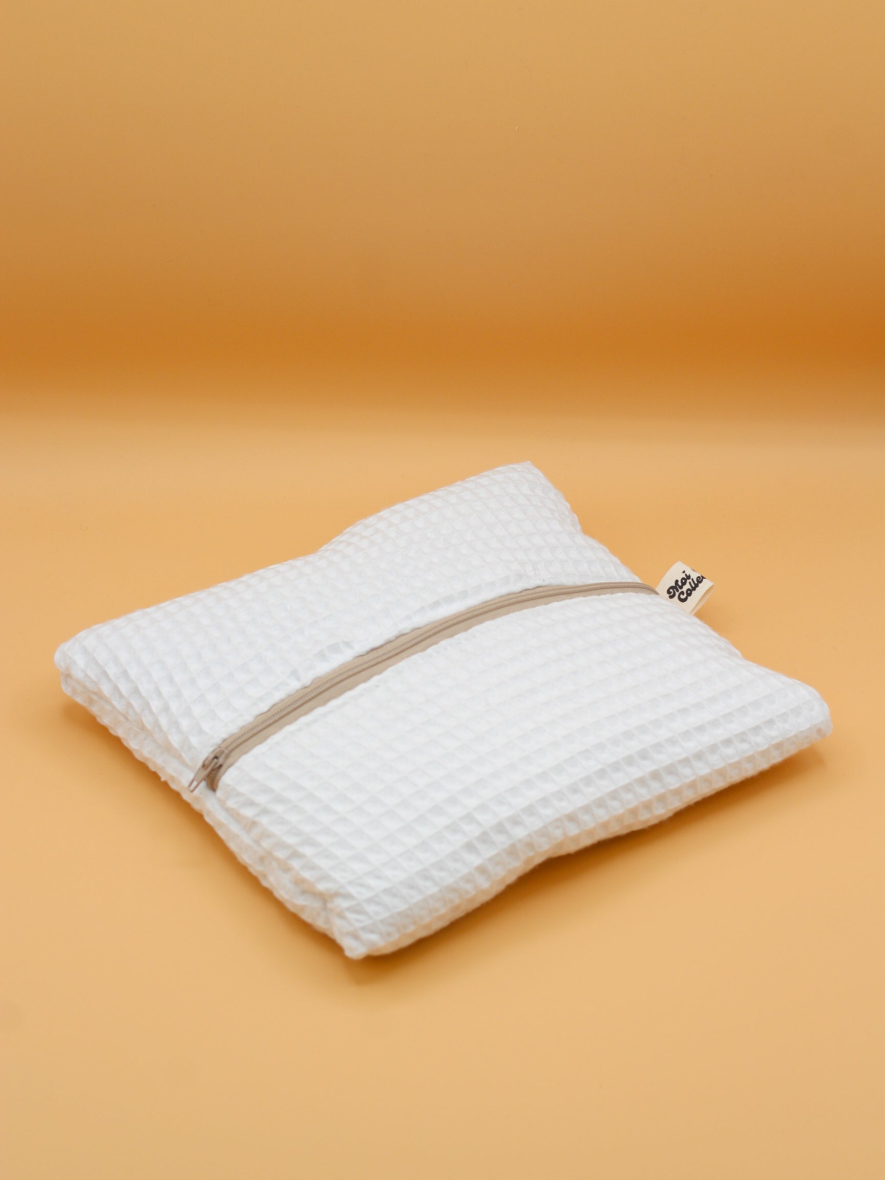 Intima Case